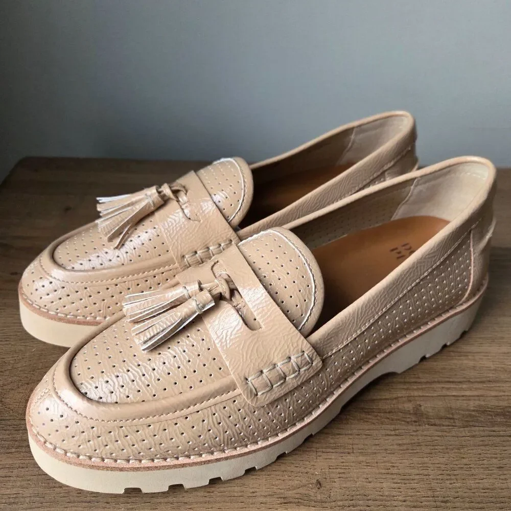NEW W/O BOX DONALD PLINER TAN LEATHER PERFORATED HARLEM TASSEL LOAFERS 9 WMNS